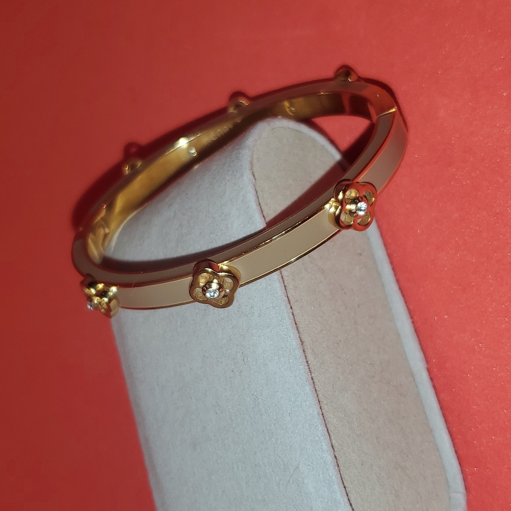 Henri Bendel Miss Bendel ENAMEL Petal PETITE  Latte Tan Hinged Bracelet Bangle